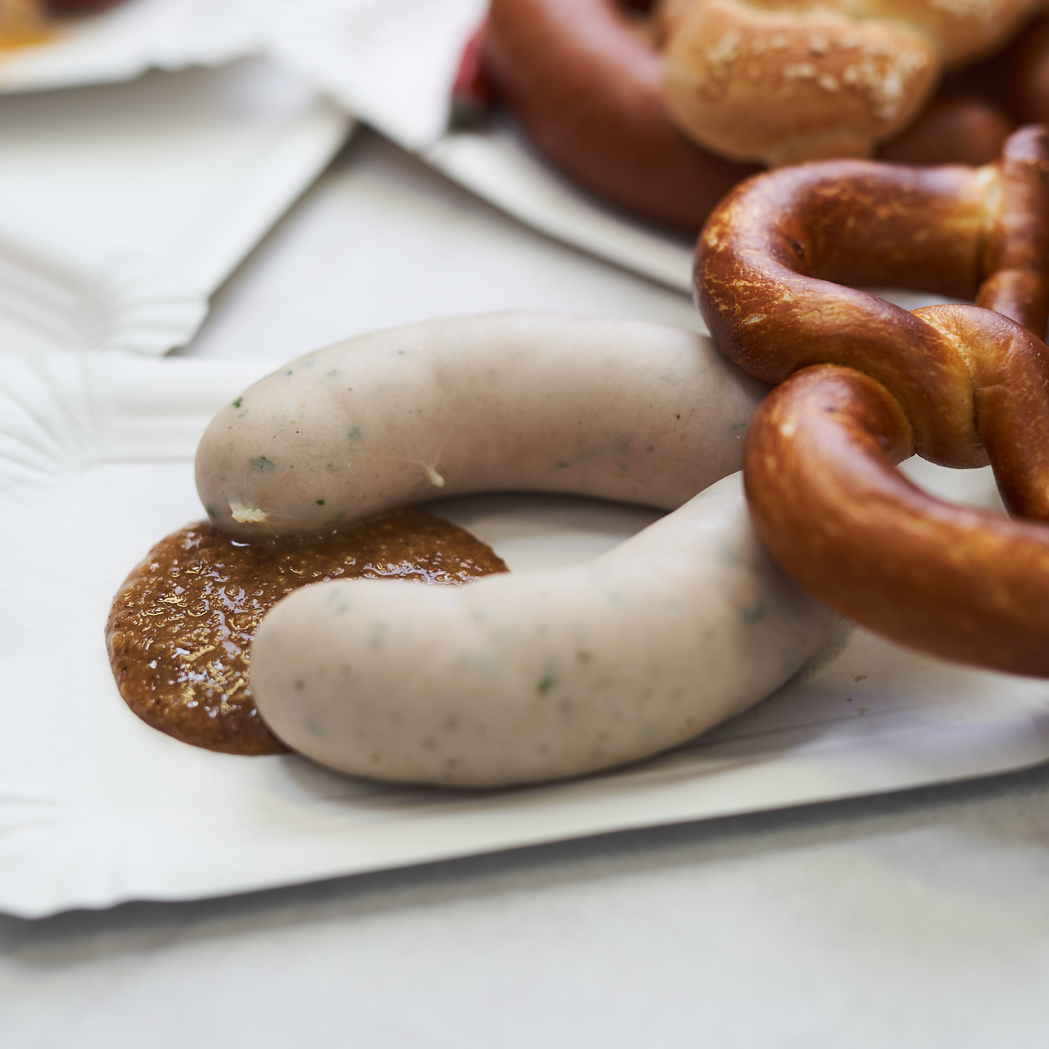 Weisswürstel vom Metzgermeister Weisswürstel vom Metzgermeister mit süßem Senf und Brezel