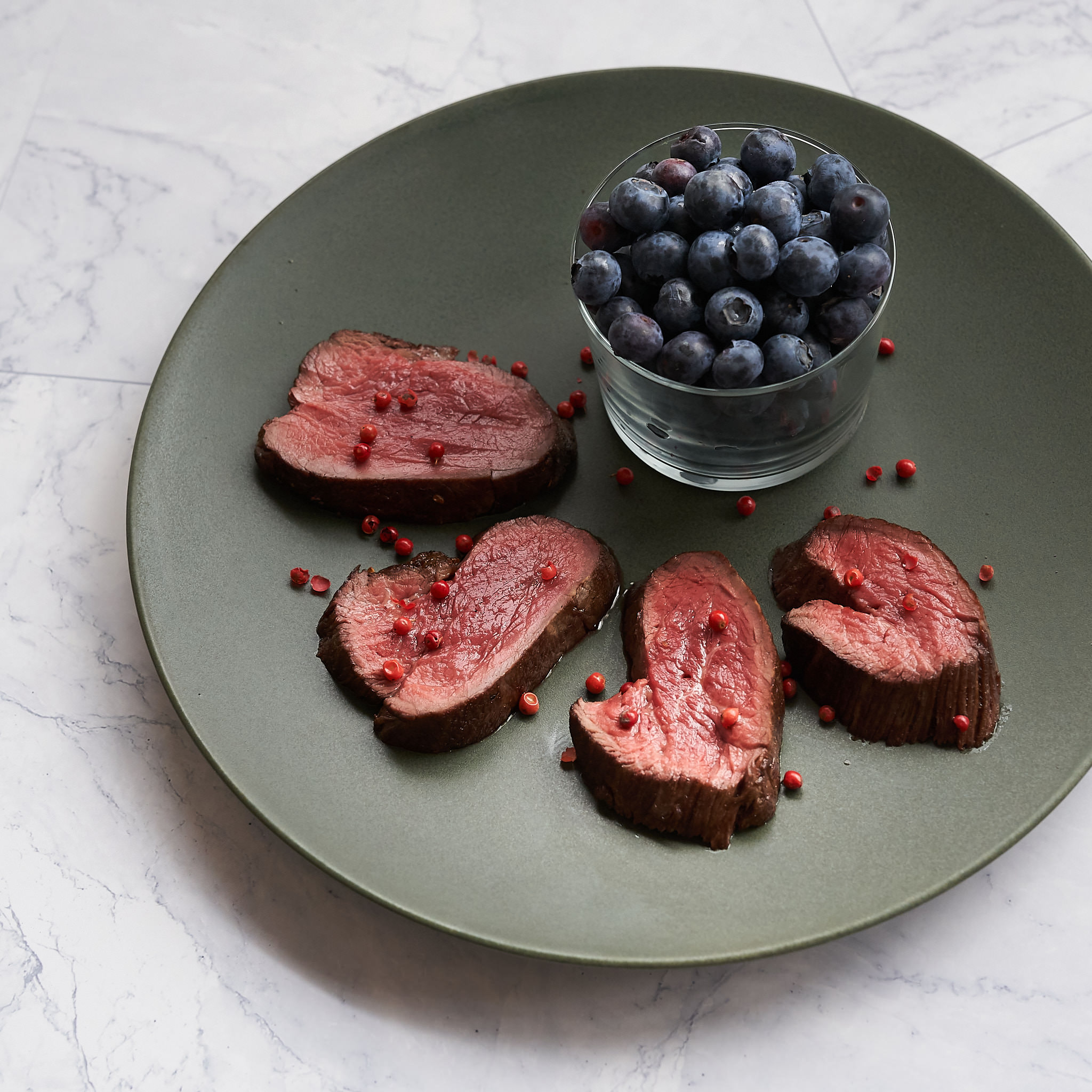 Rinderfilet von der Kalbin Feine rosa gebratene Rinderfilet Streifen