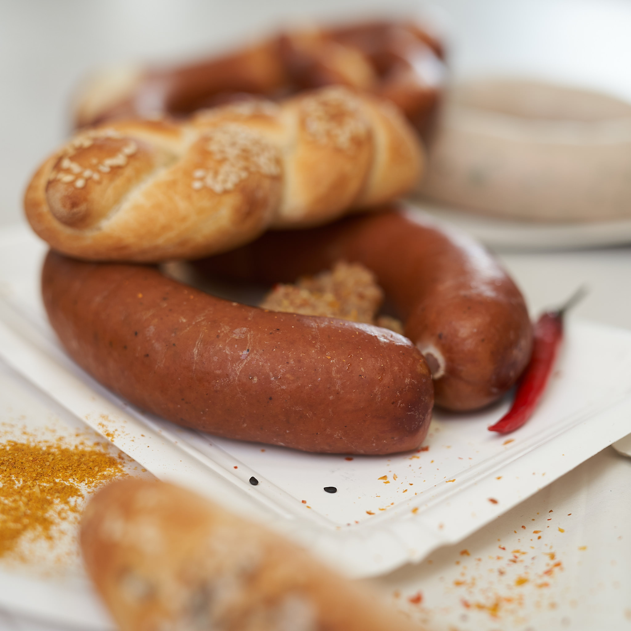 Käsekrainer vom Metzgermeister Käsekrainer vom Metzgermeister mit Salzgebäck