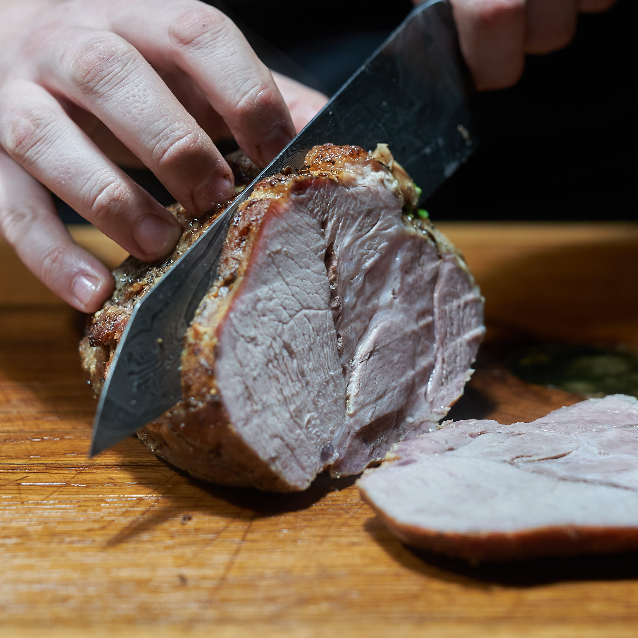 Schopf ausgelöst vom Strohschwein Schopf ausgelöst vom Strohschwein wird angeschnitten
