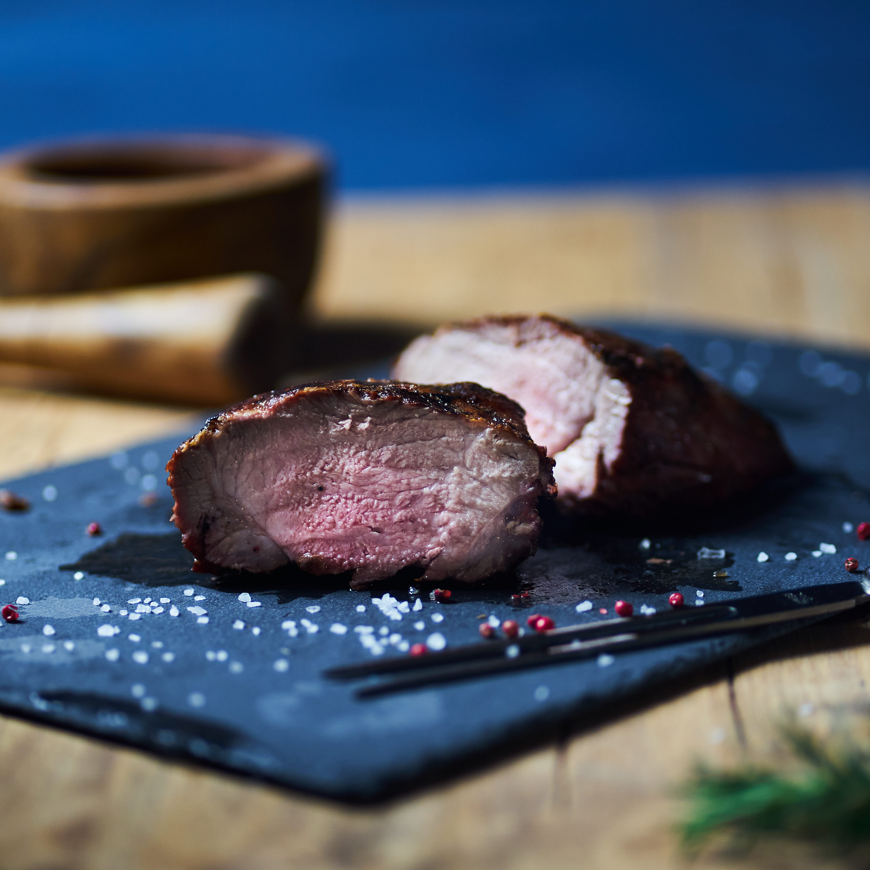 Presa vom Strohschwein aufgeschnitten mit zartrosa Kern