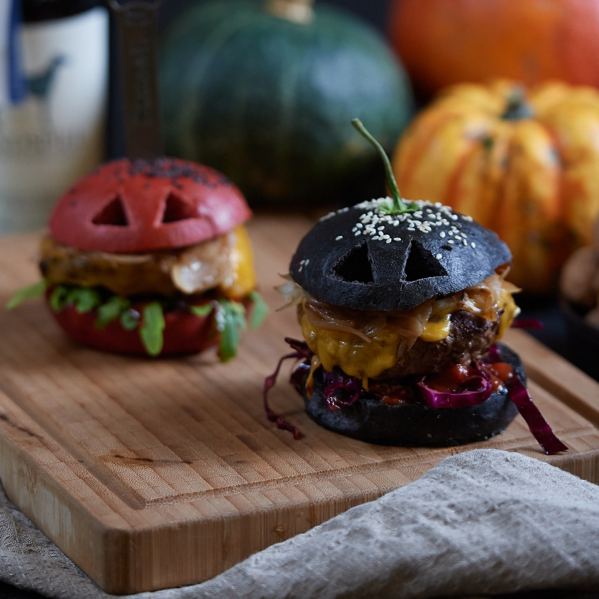180 g Burger Patties vom Rind Halloween Burger von Fitmeat mit schwarzem Bun