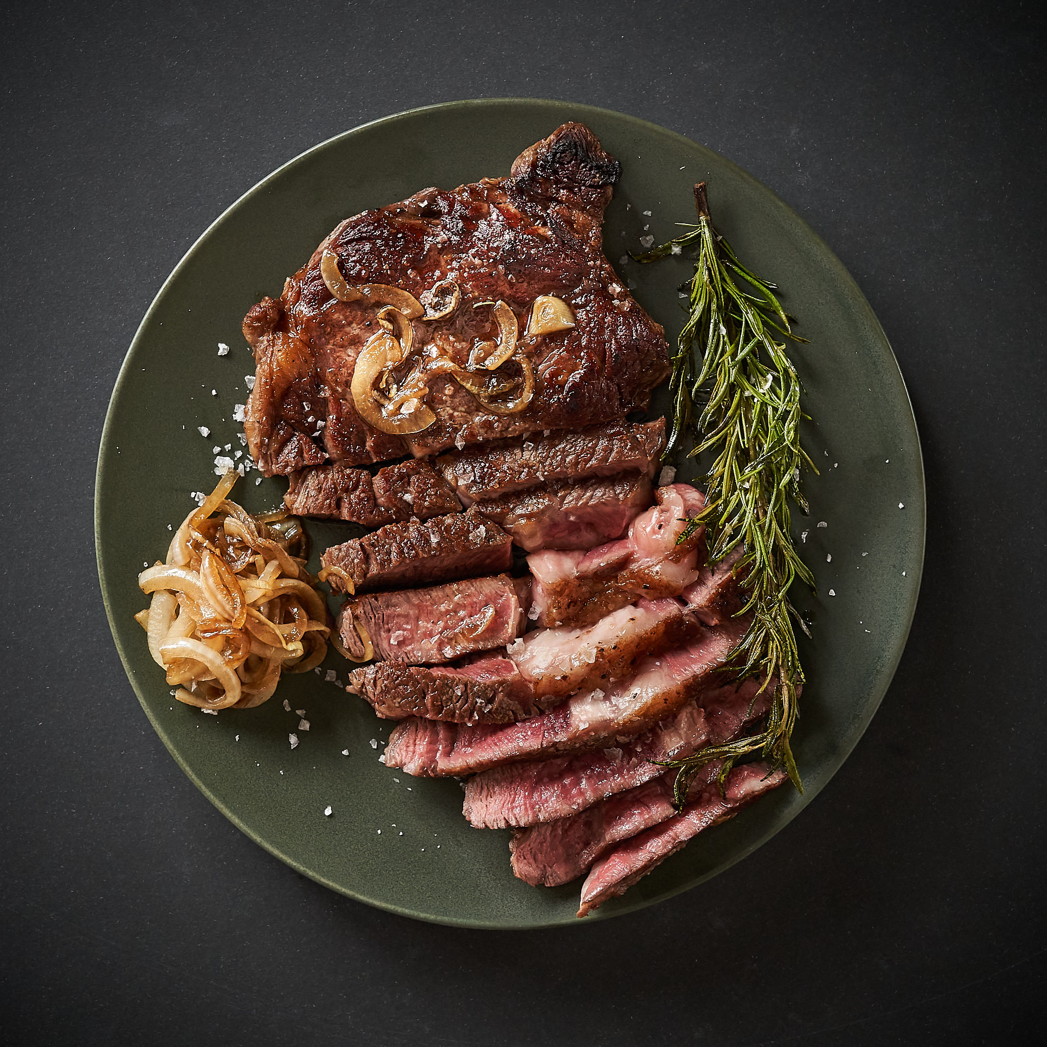 Chuck Steak von der oesterreichischen Kalbin Chuck Steak von der österreichischen Kalbin