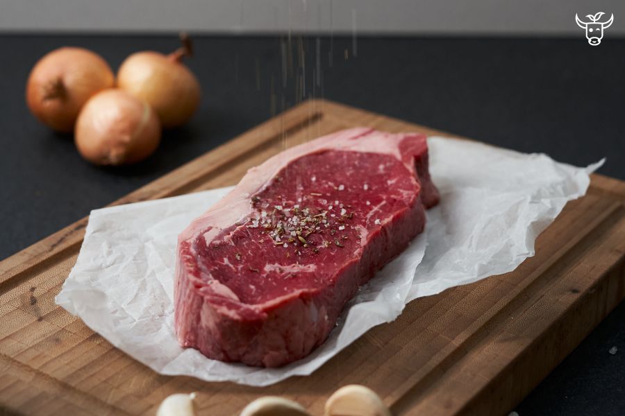 Beiried-Rumpsteak auf Fitmmeat Schneidebrett 